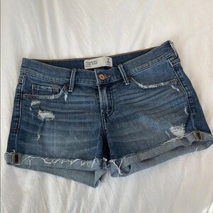 Low rise Abercrombie & Fitch denim shorts